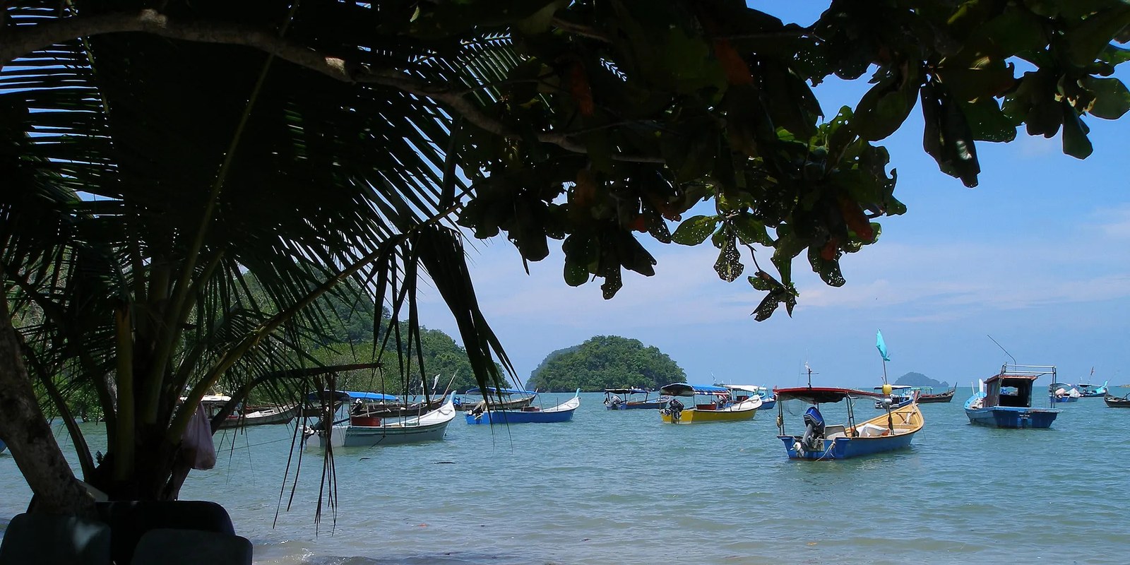 Dredging Boats, Yachts and Land Reclamation Projects