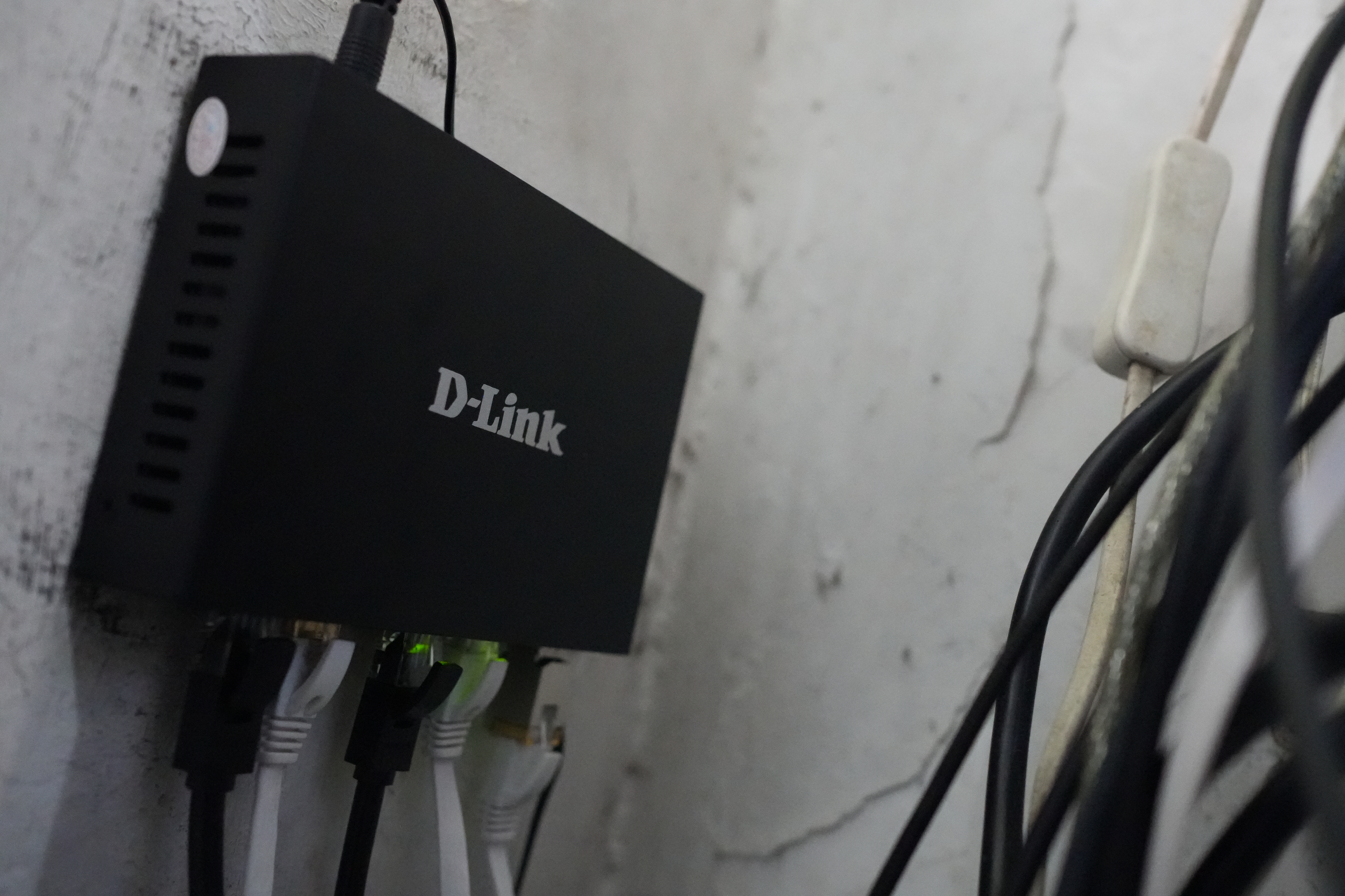 D-Link DMS-F106TS 6-port managed switch
